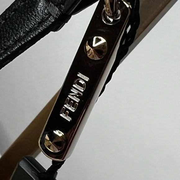 ❌SOLD❌Fendi Fur Bag Charm - Picture 4 of 8